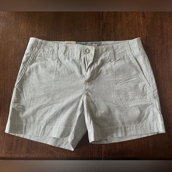 Blue and white striped women’s shorts Levi’s size 6 - Picture 1 of 3